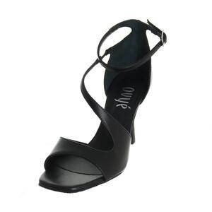 SCARPA CON TACCO NERO